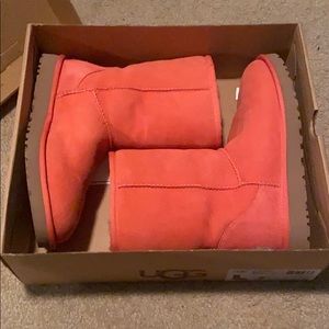 Pink classic short uggs BRAND NEW never worn